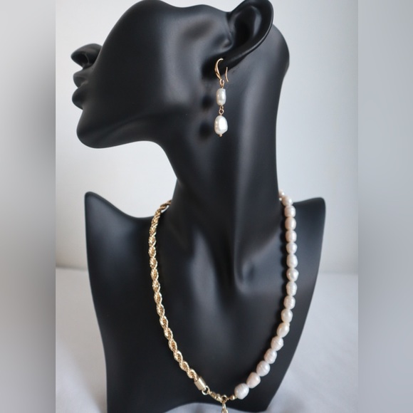 🔥BNWT Genuine 18k Gold over vintage Brass | Genuine Natural Baroque Pearls - Picture 4 of 10